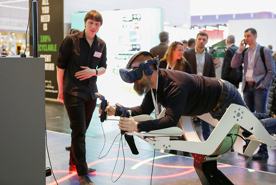 Realitat virtual a l'estand Innovations Hub